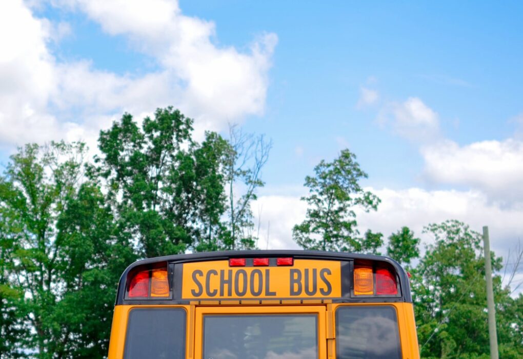 Photo Students, school buses