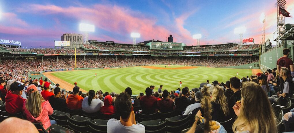 Photo Stadium, Crowd