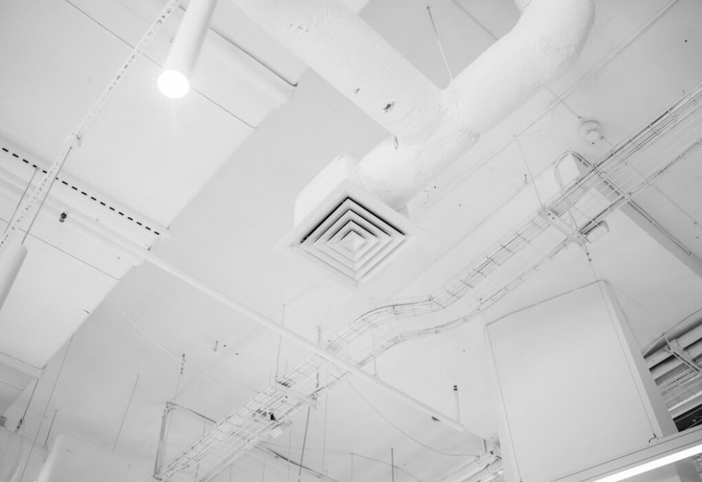 Photo 1 Smartphones 2 Drones